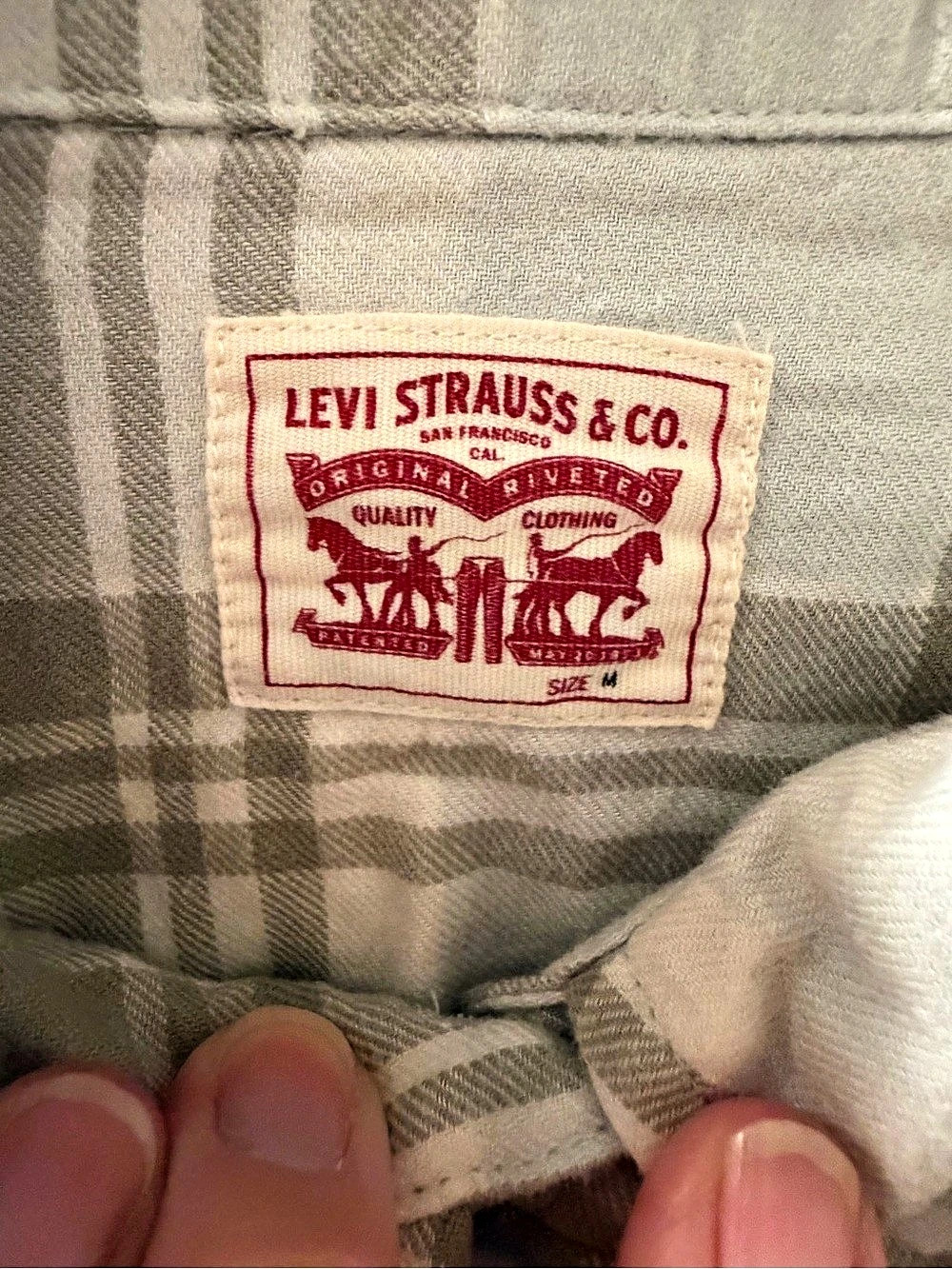 Levi Strauss & Co. Plaid Button Down Shirt in Gray & White Size Medium - Picture 3 of 3